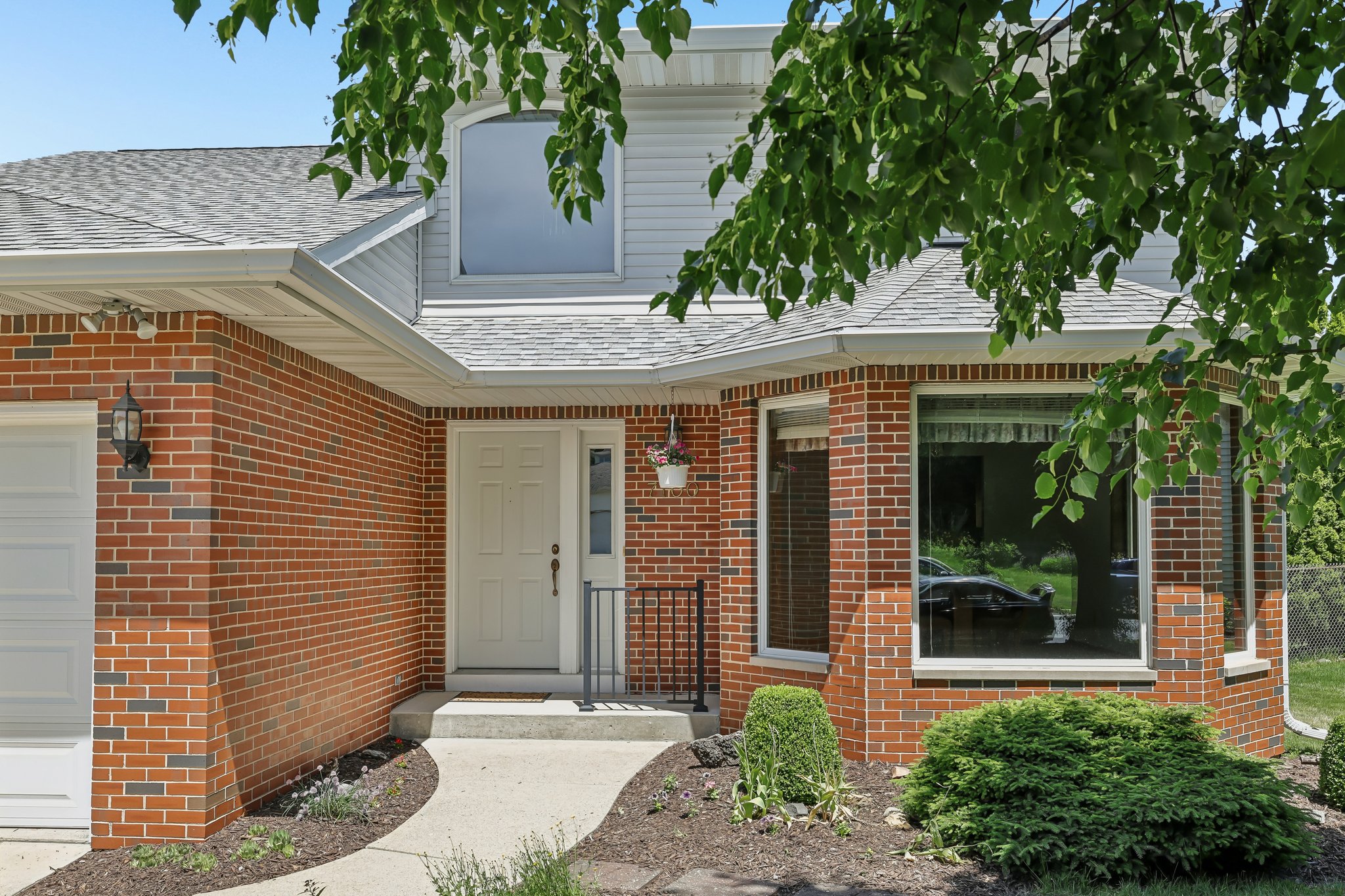 Spring Hill Dr-S3005-004.jpg