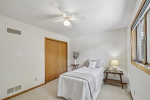 Spring Hill Dr-S3005-035.jpg
