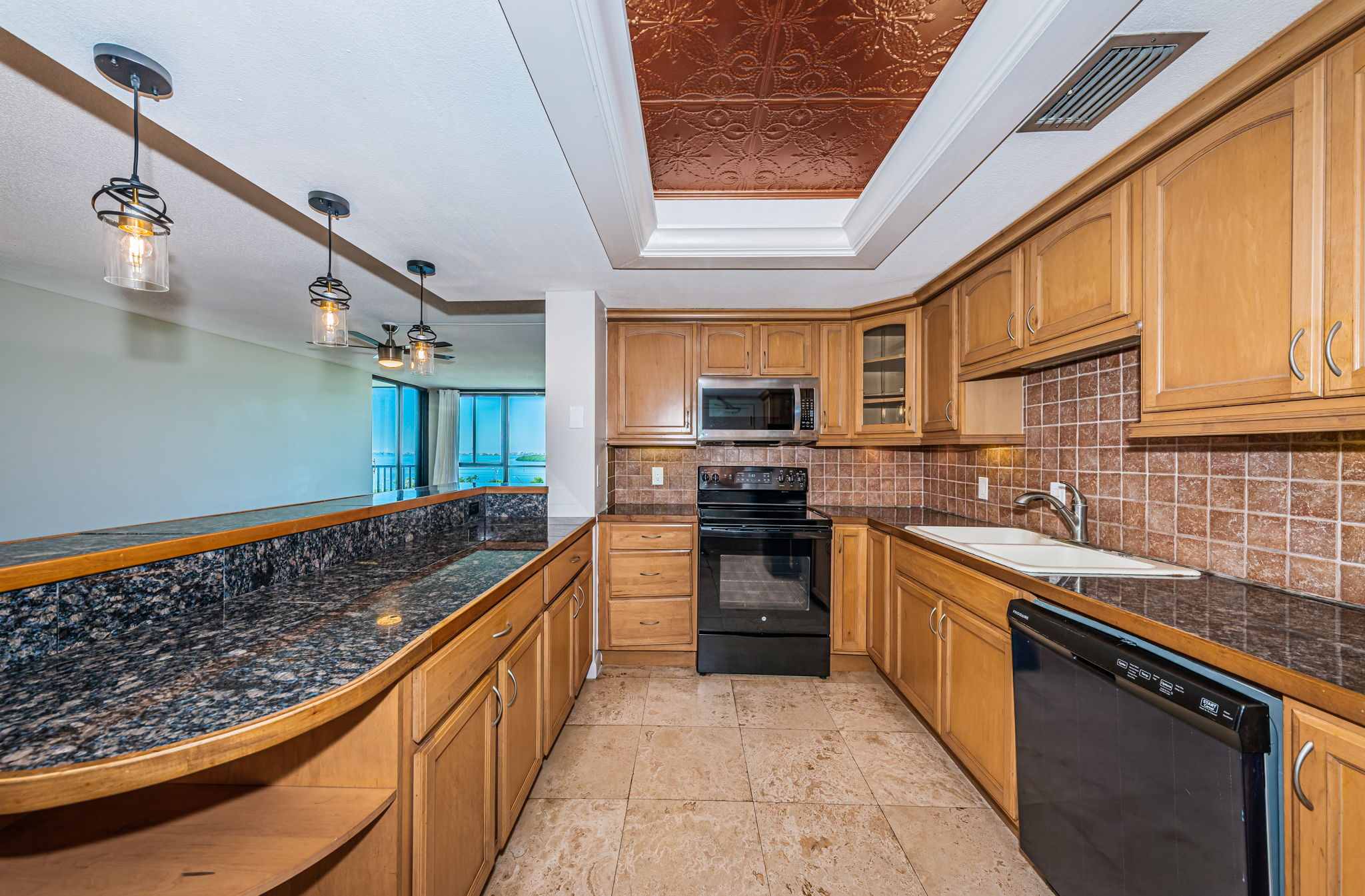 Kitchen 1-2