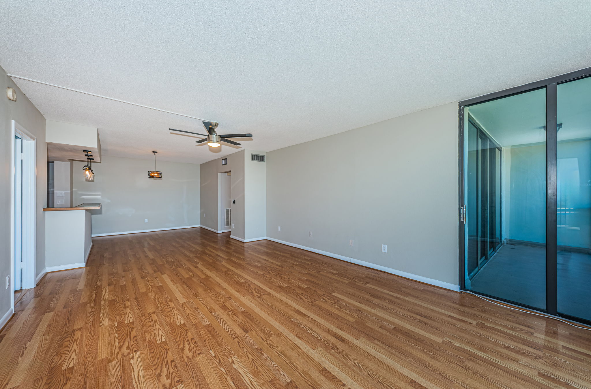 Living Room 3-2