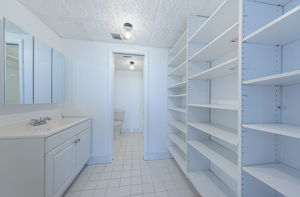 Bathroom 2a-2
