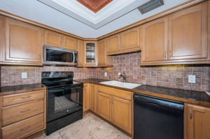 Kitchen 3-2