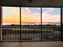 Primary Bedroom Balcony30
