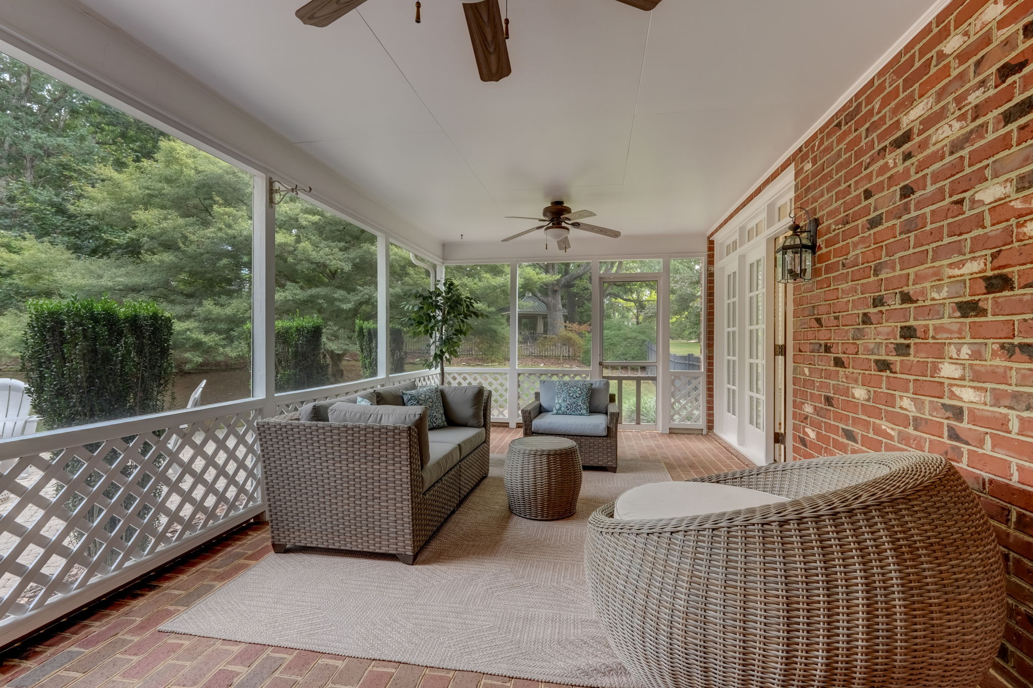 Screened-in Porch