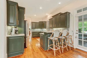 Kitchen/Breakfast Bar