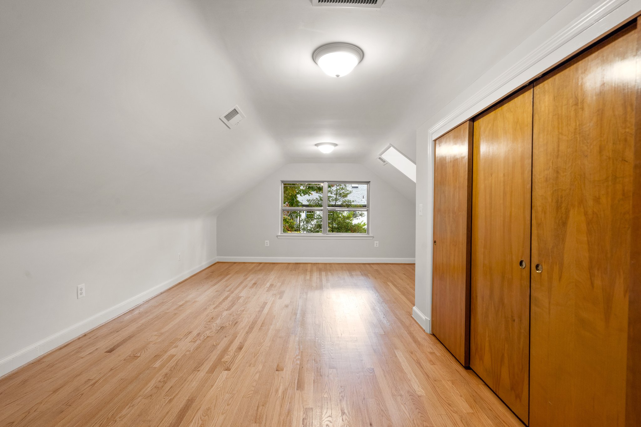 Upper Level 2-Studio/Bonus Room/Flex Space