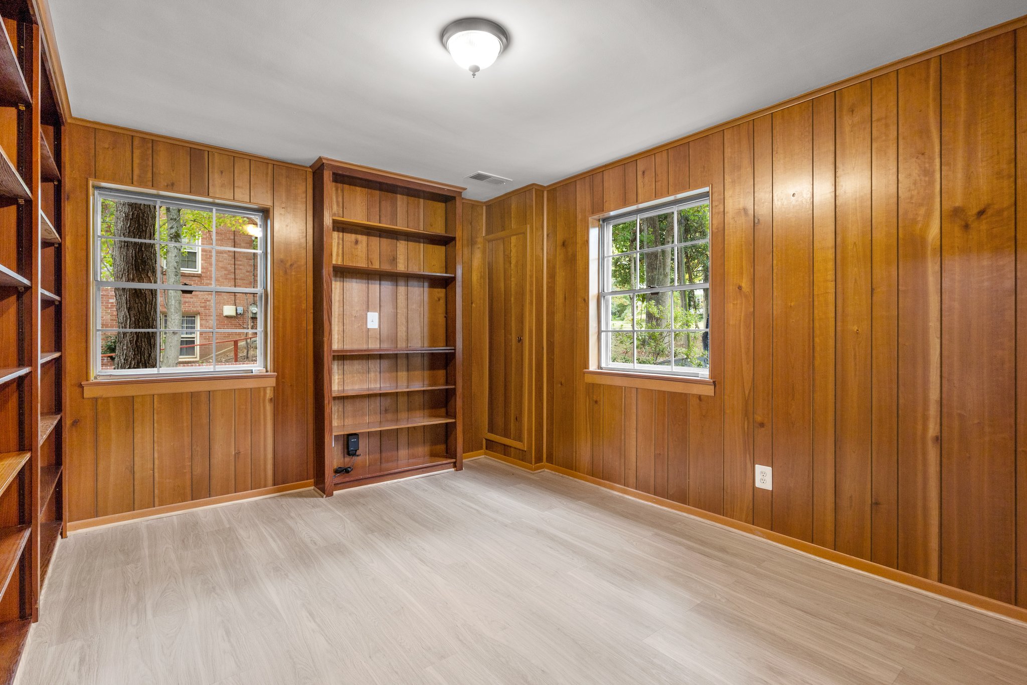 Lower Level- Guest, In-Law, Nanny/Home Office