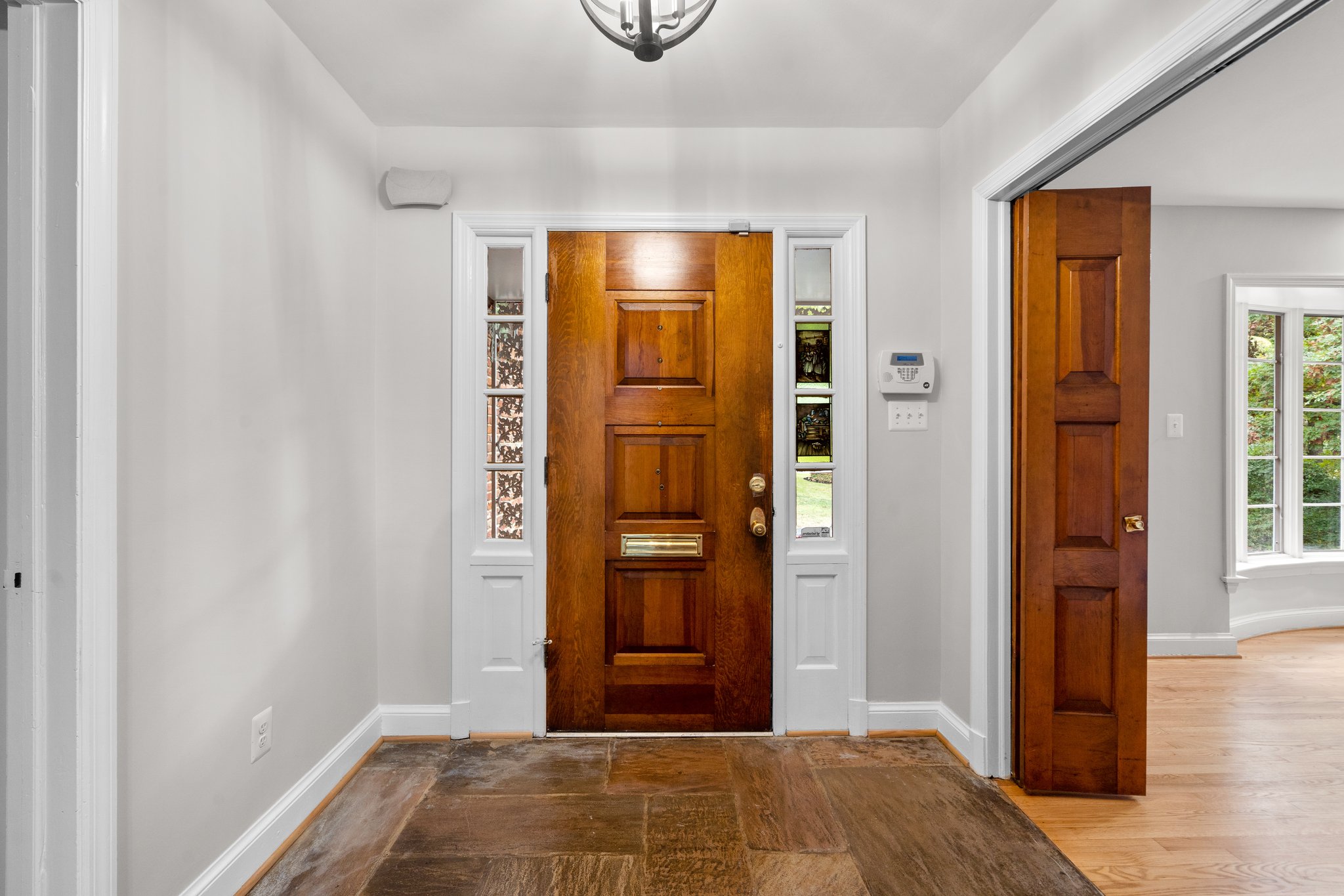 Main Floor Front Foyer Entry