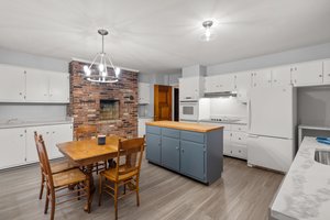 Table Space (Eat-in) Kitchen Area