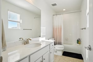 E 116th Cir-L0910-026.jpg