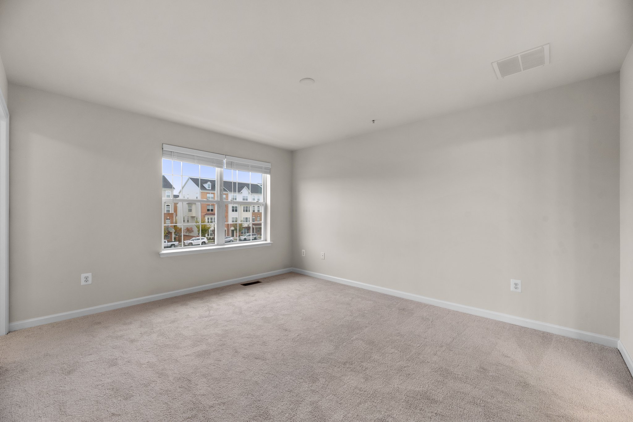 19. Upper bedroom.jpg