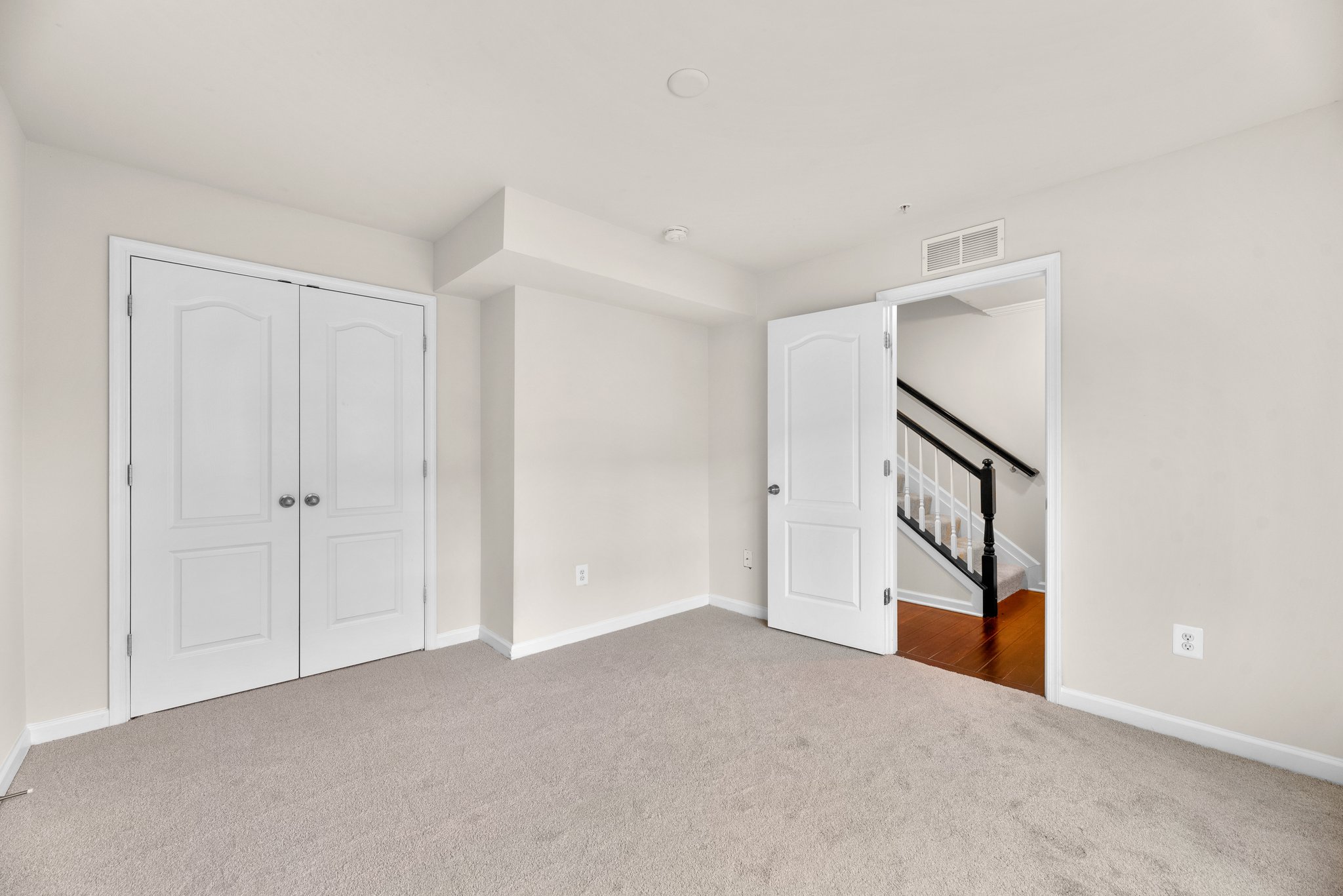 33. Lower bedroom.jpg