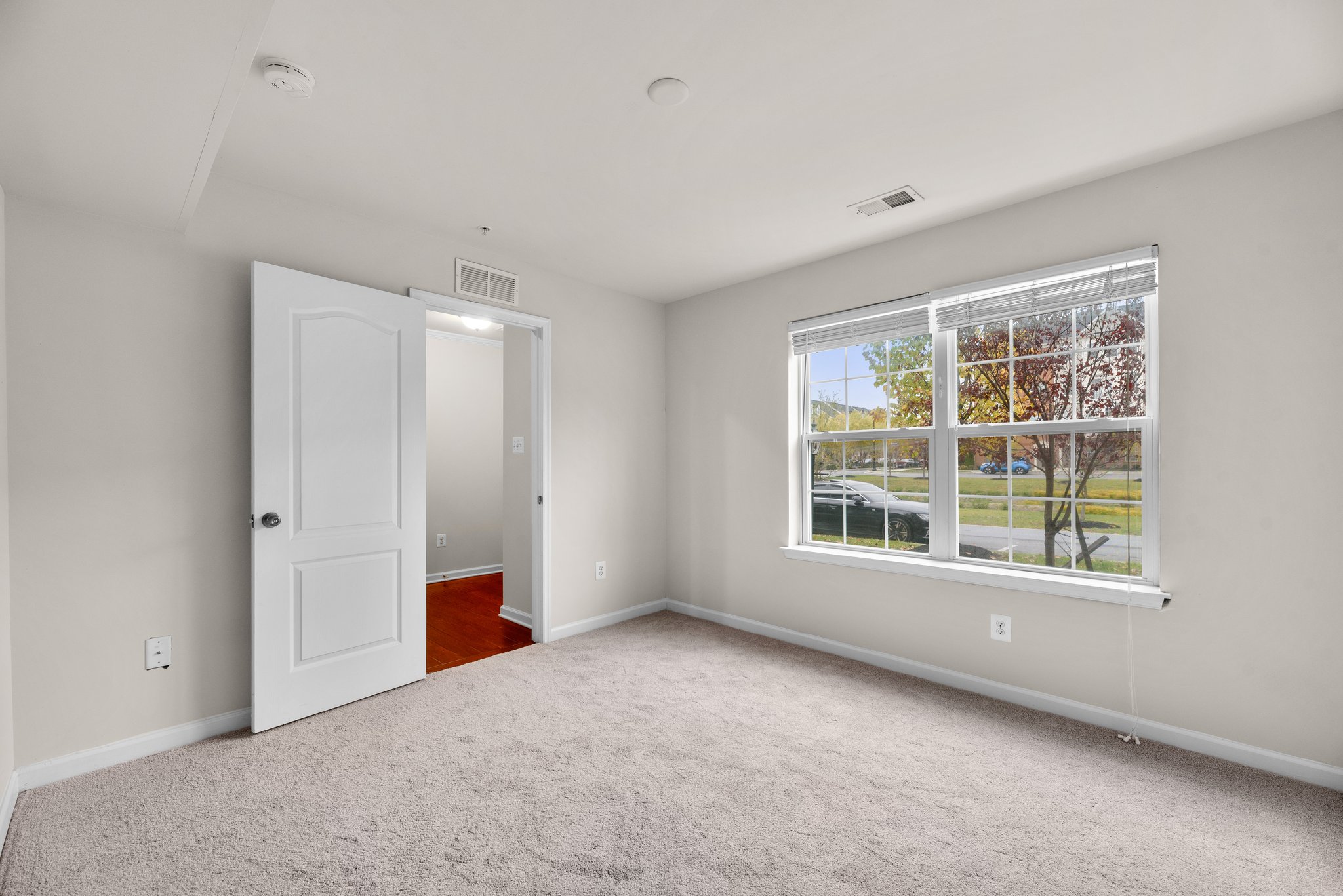 32. Lower bedroom.jpg