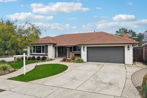 WA-Brooktree Way-L2102-002.jpg