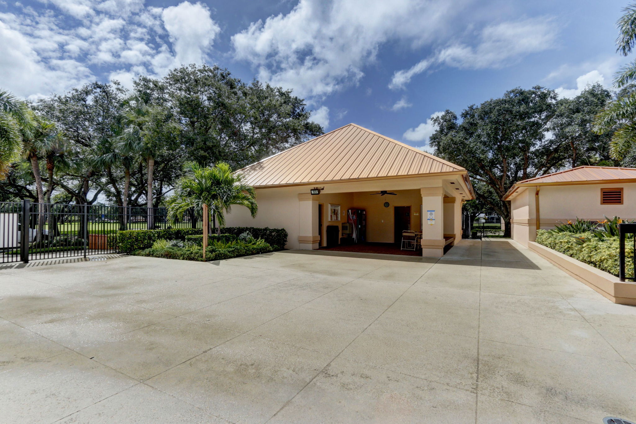 Photo 69
