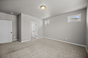 Photo 47