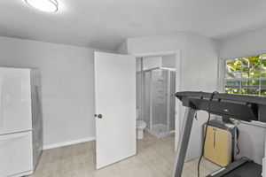  Photo 37