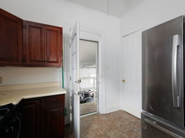 711 Cadwell St-15