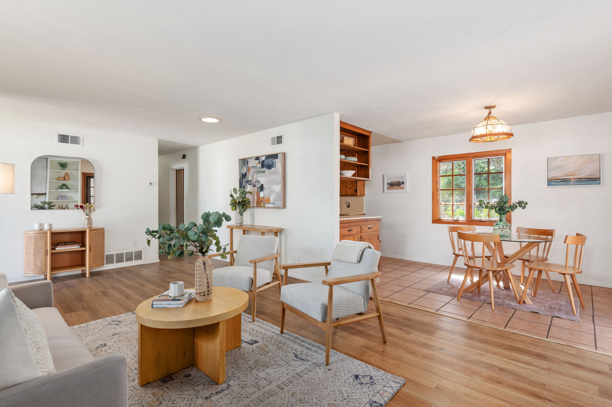 06 - Living Room