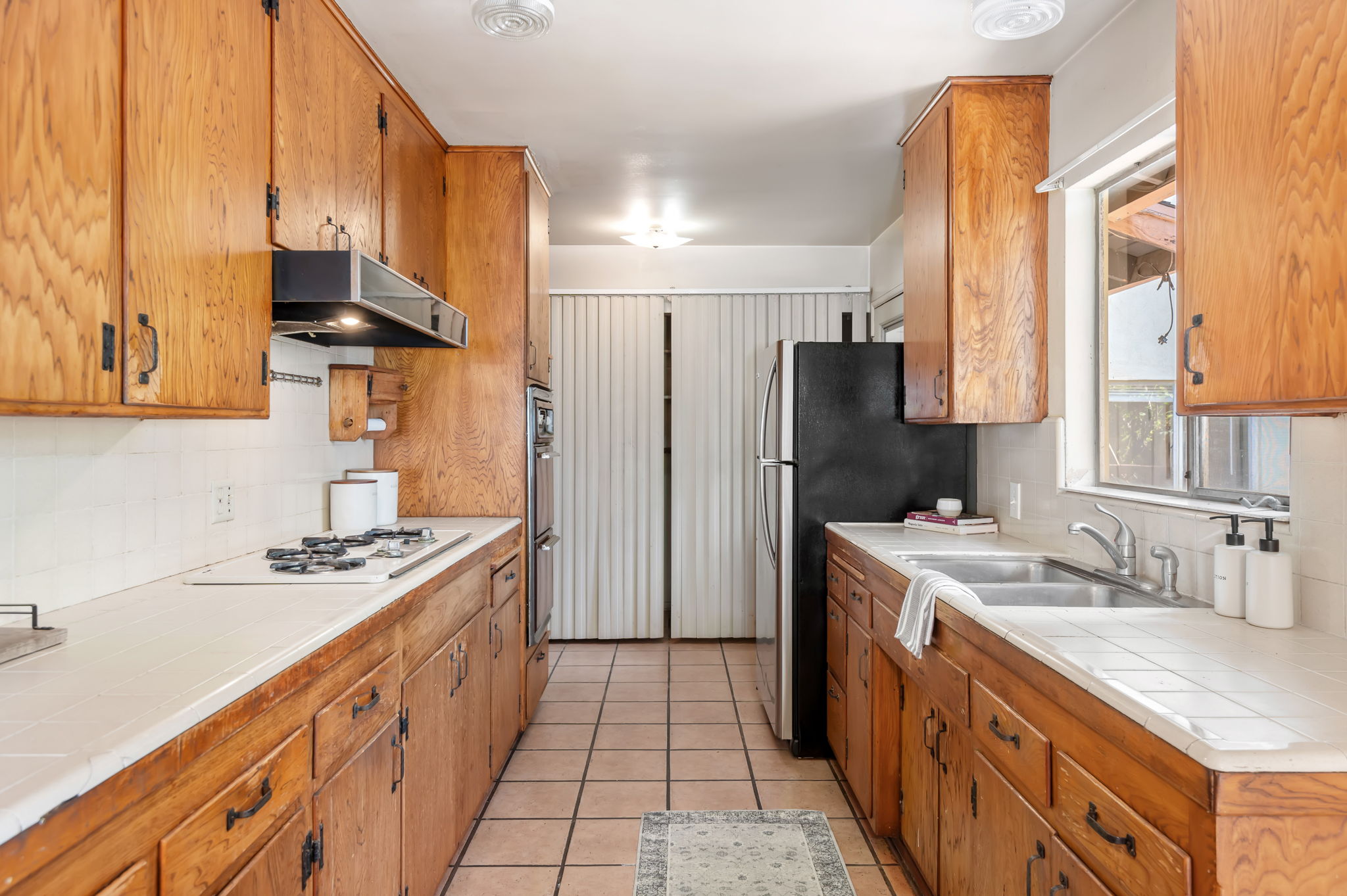 09 - Kitchen