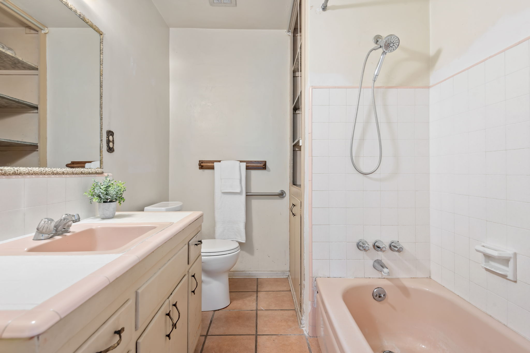 11 - Bathroom 1