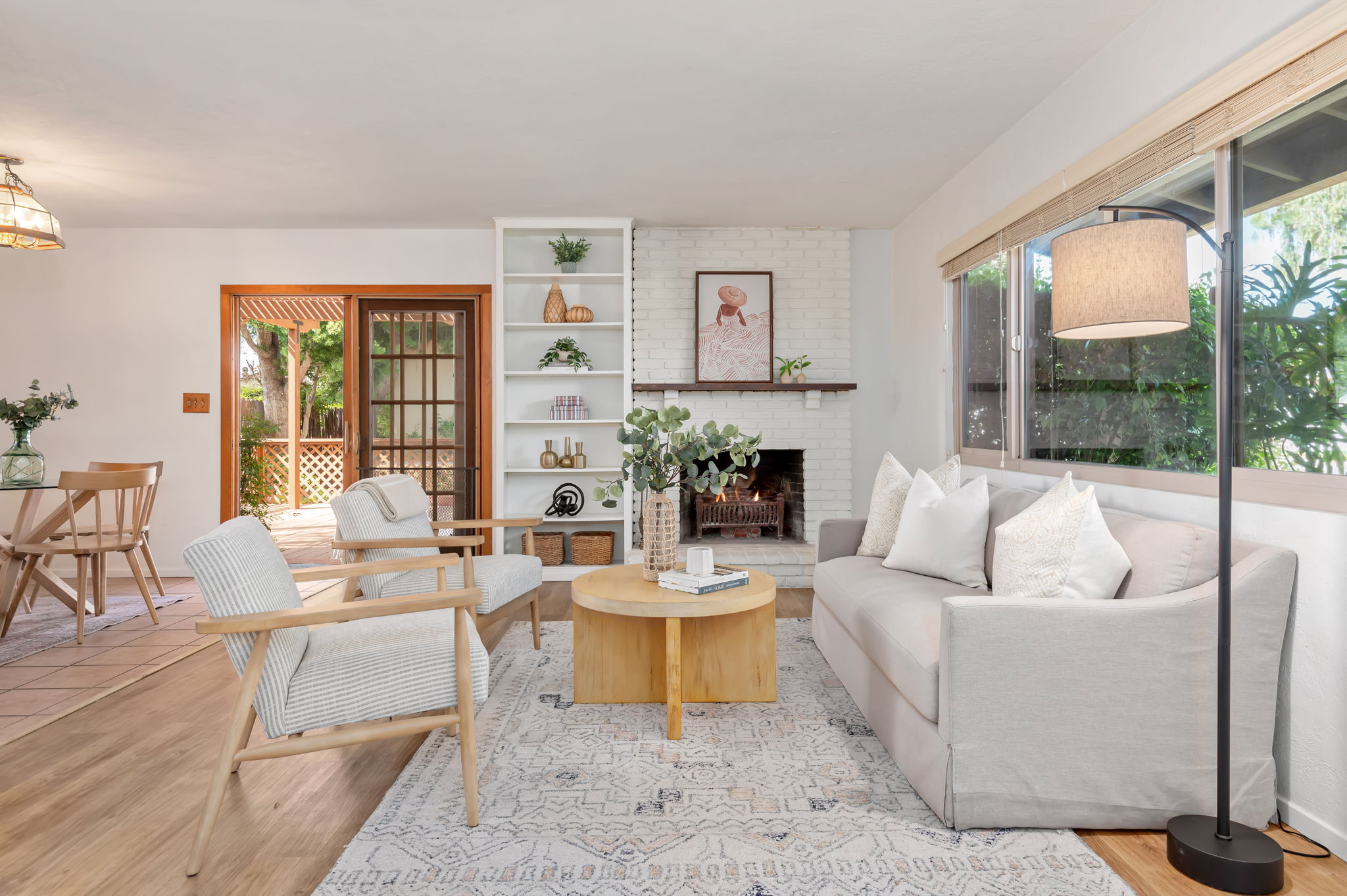 04 - Living Room
