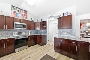  Photo 9