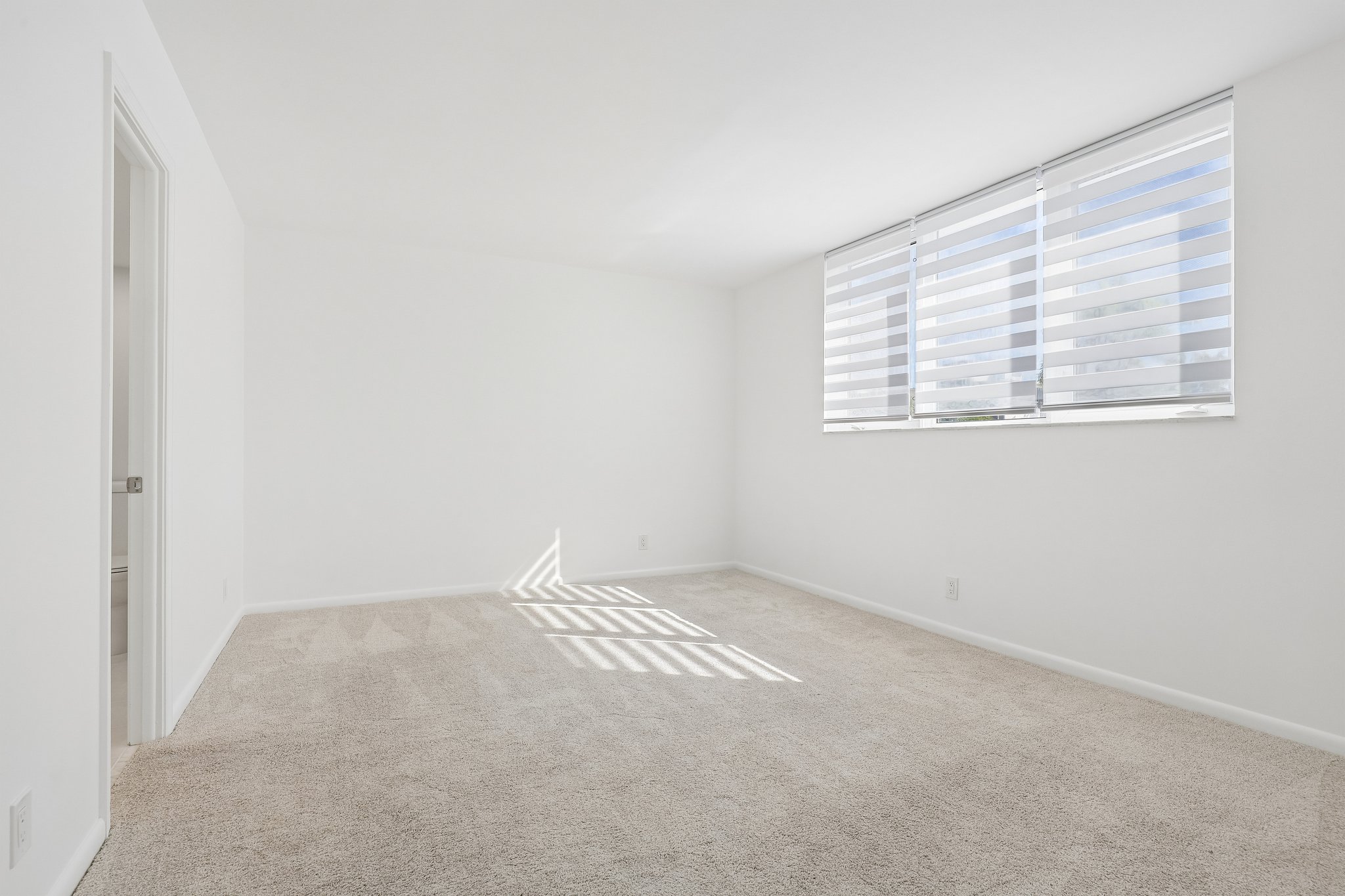 N Birch Rd 204-S1410-029.jpg