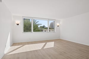 N Birch Rd 204-S1410-004.jpg
