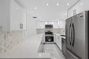 N Birch Rd 204-S1410-010.jpg