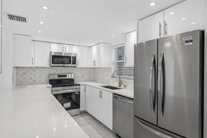N Birch Rd 204-S1410-011.jpg