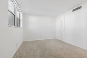 N Birch Rd 204-S1410-014.jpg
