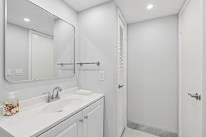 N Birch Rd 204-S1410-019.jpg