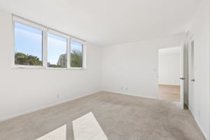 N Birch Rd 204-S1410-021.jpg