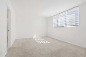 N Birch Rd 204-S1410-029.jpg