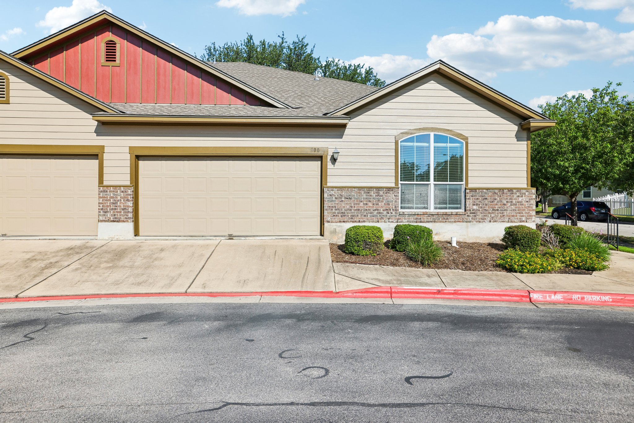 Rolling Oak Dr 100-S2605-004.jpg