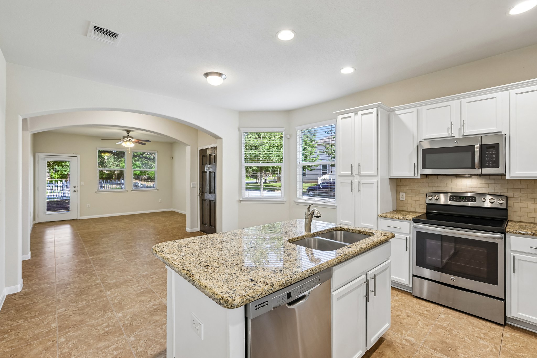Rolling Oak Dr 100-S2605-013.jpg