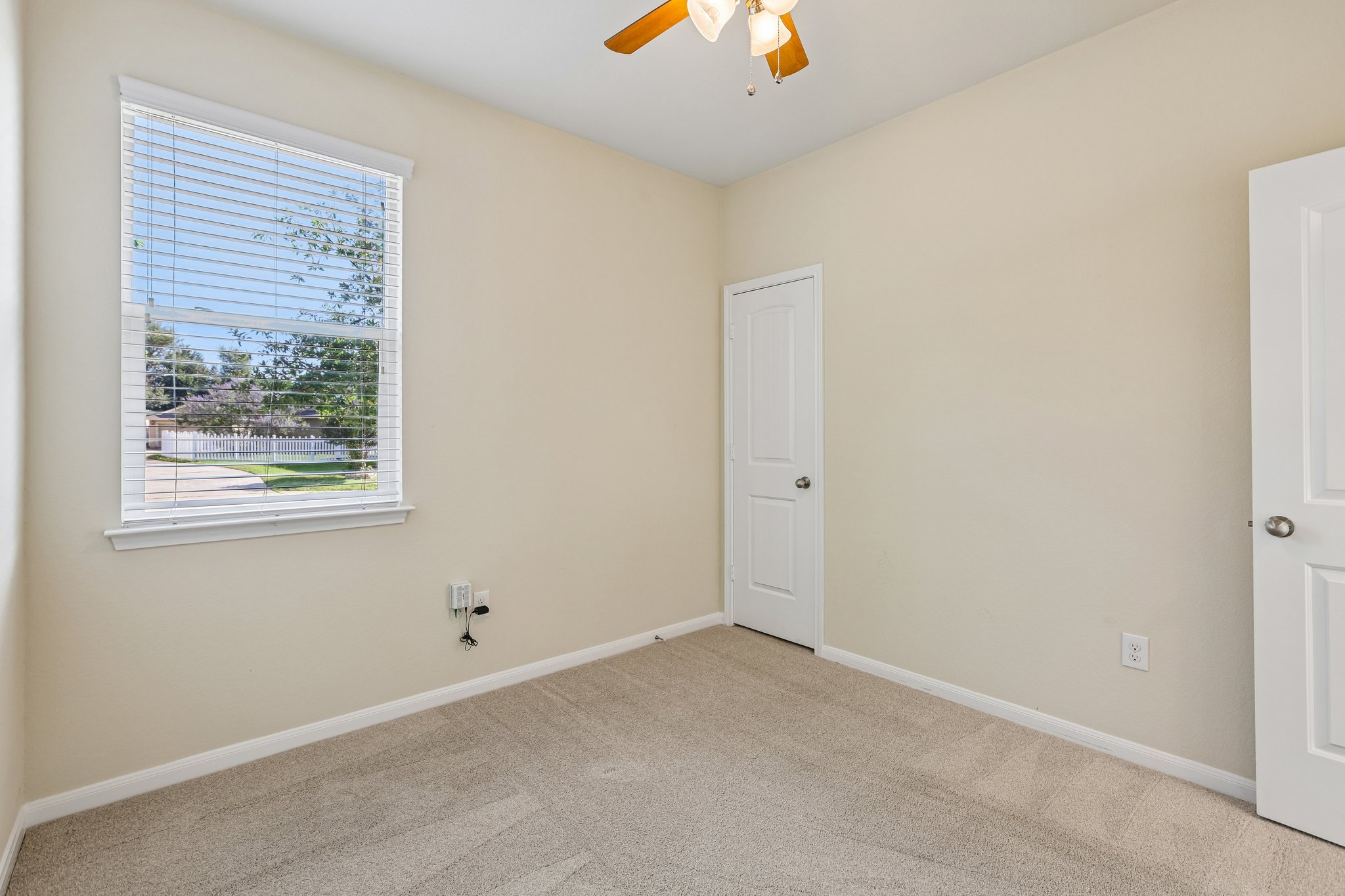 Rolling Oak Dr 100-S2605-018.jpg