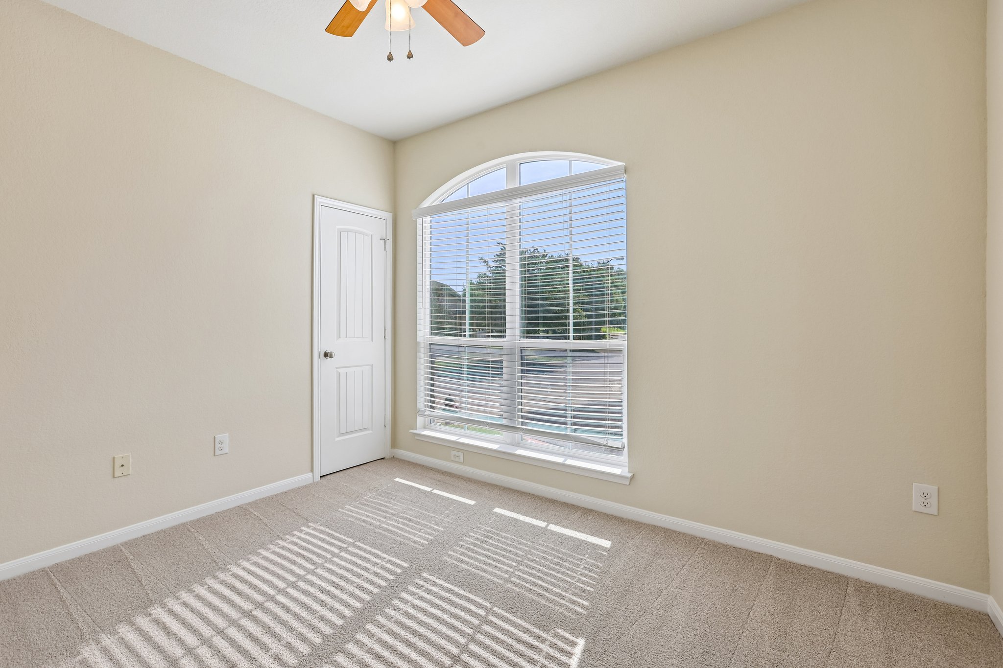 Rolling Oak Dr 100-S2605-021.jpg