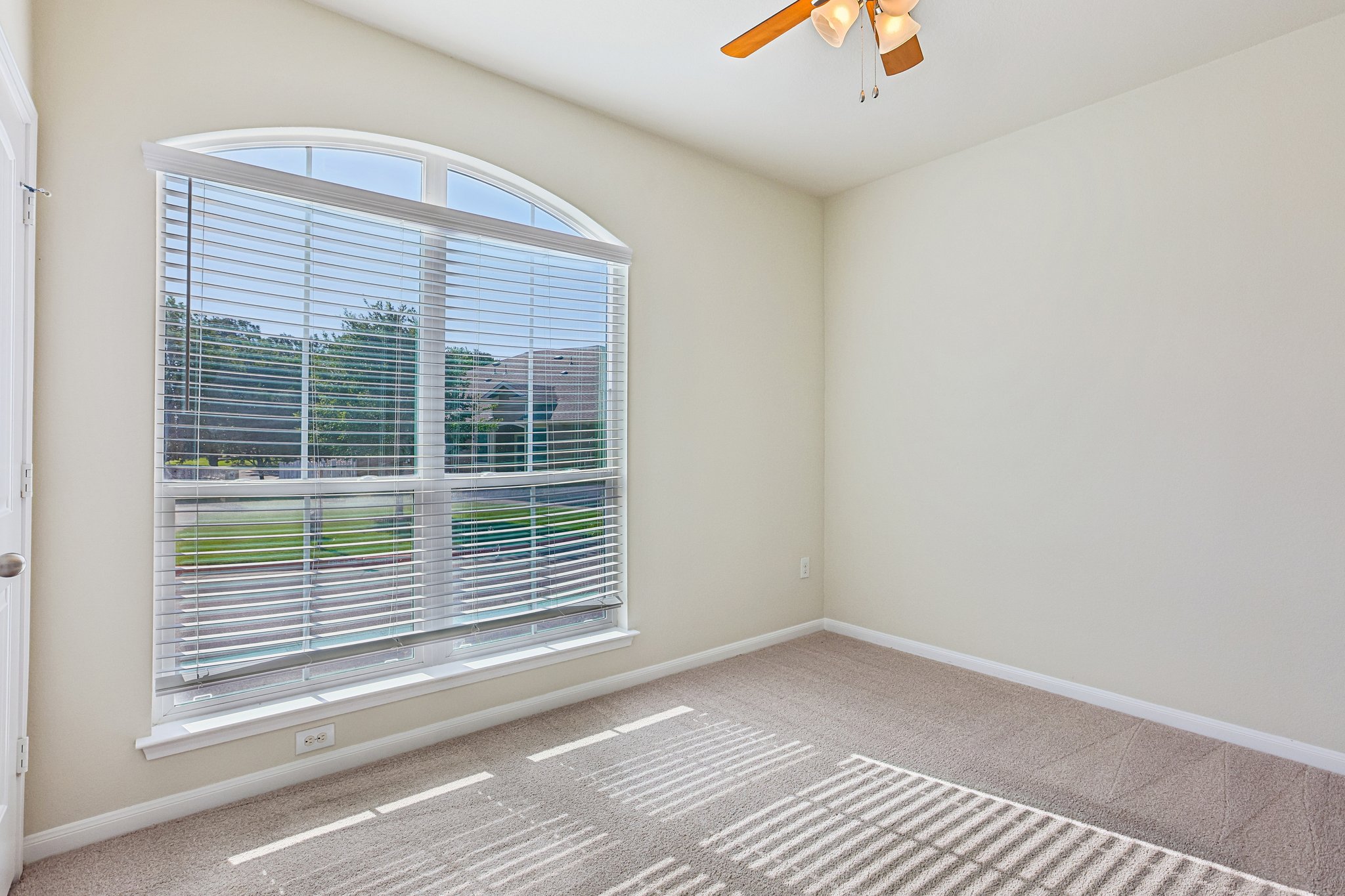 Rolling Oak Dr 100-S2605-022.jpg