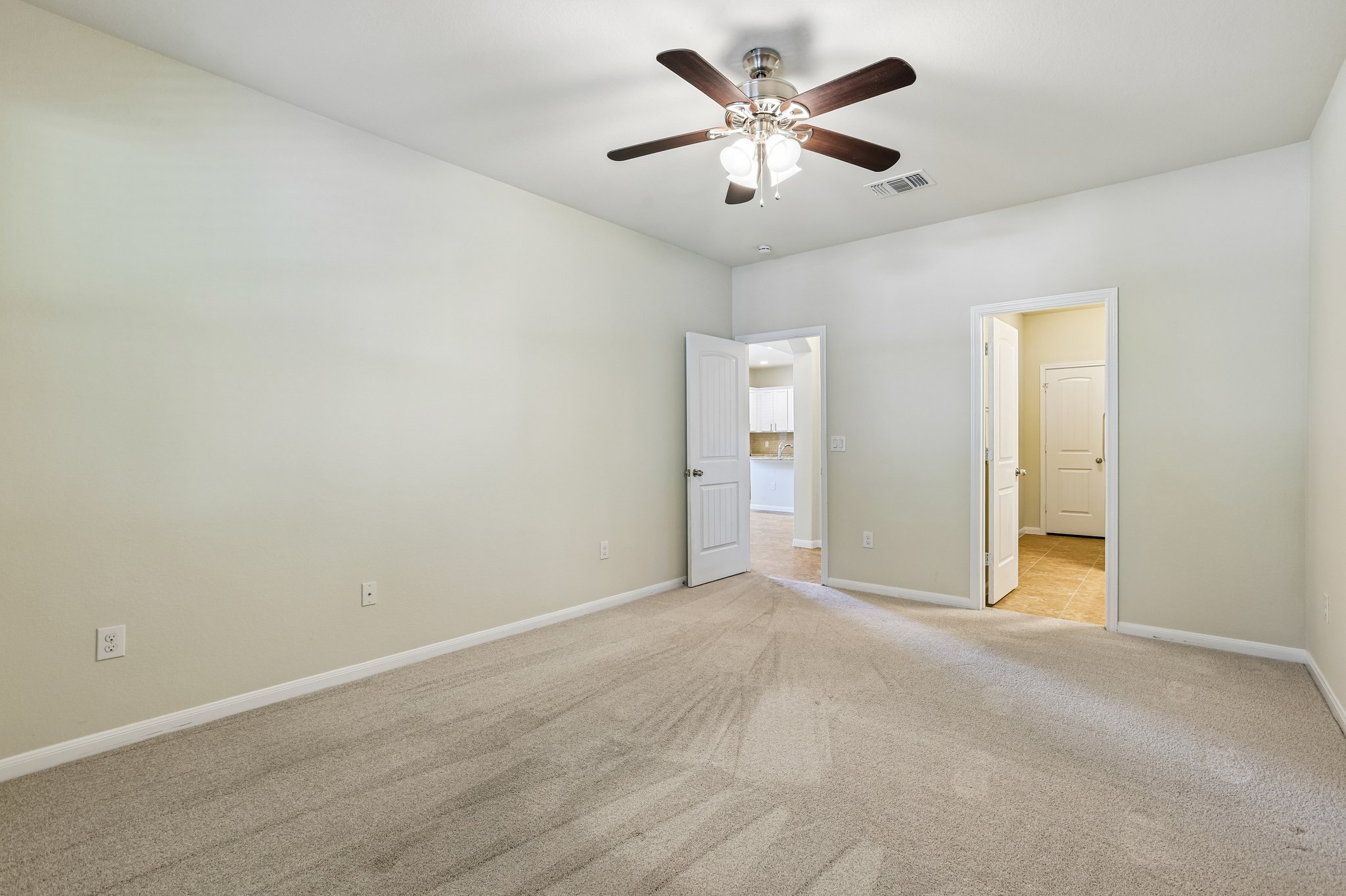 Rolling Oak Dr 100-S2605-026.jpg