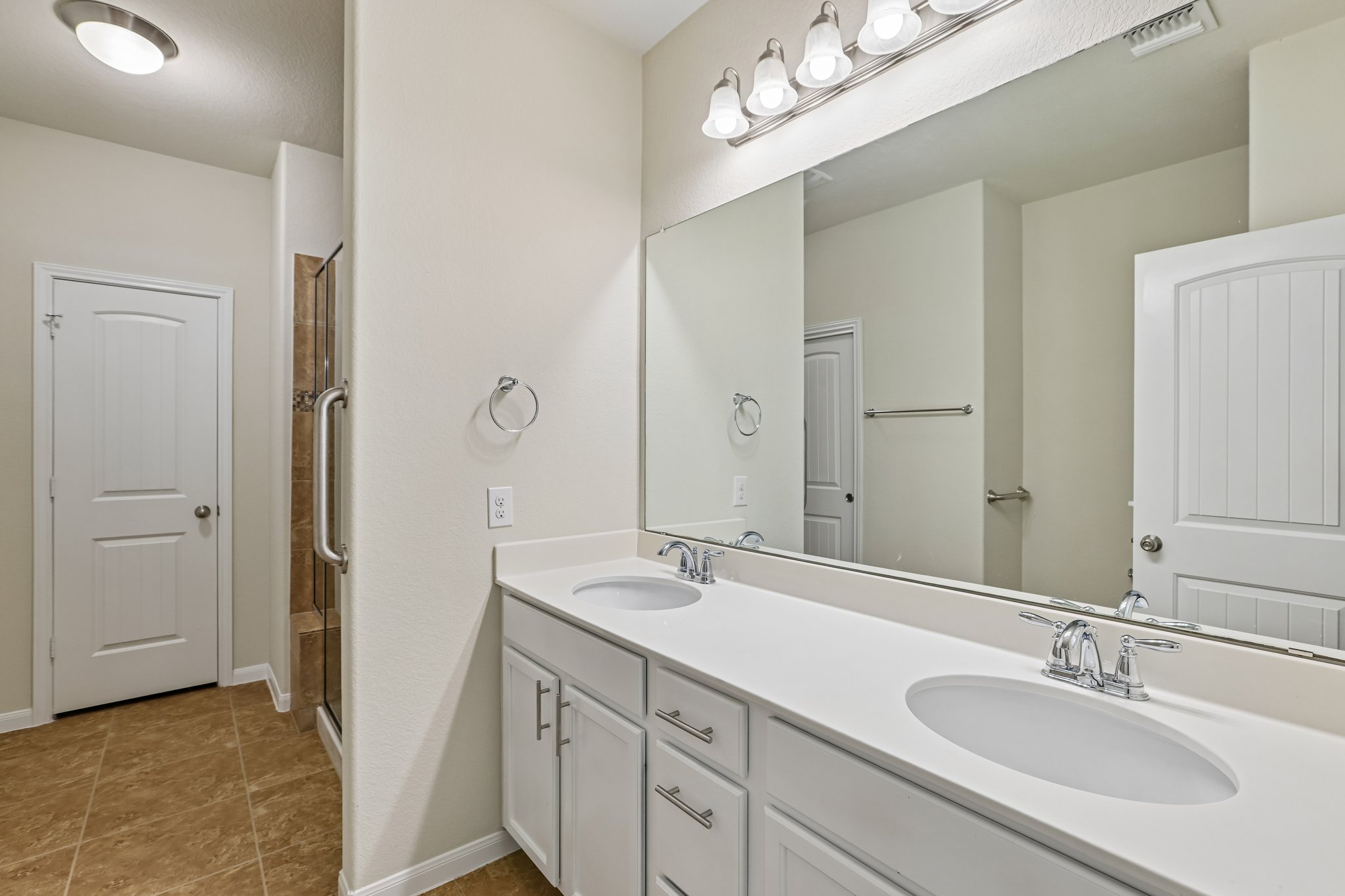 Rolling Oak Dr 100-S2605-028.jpg