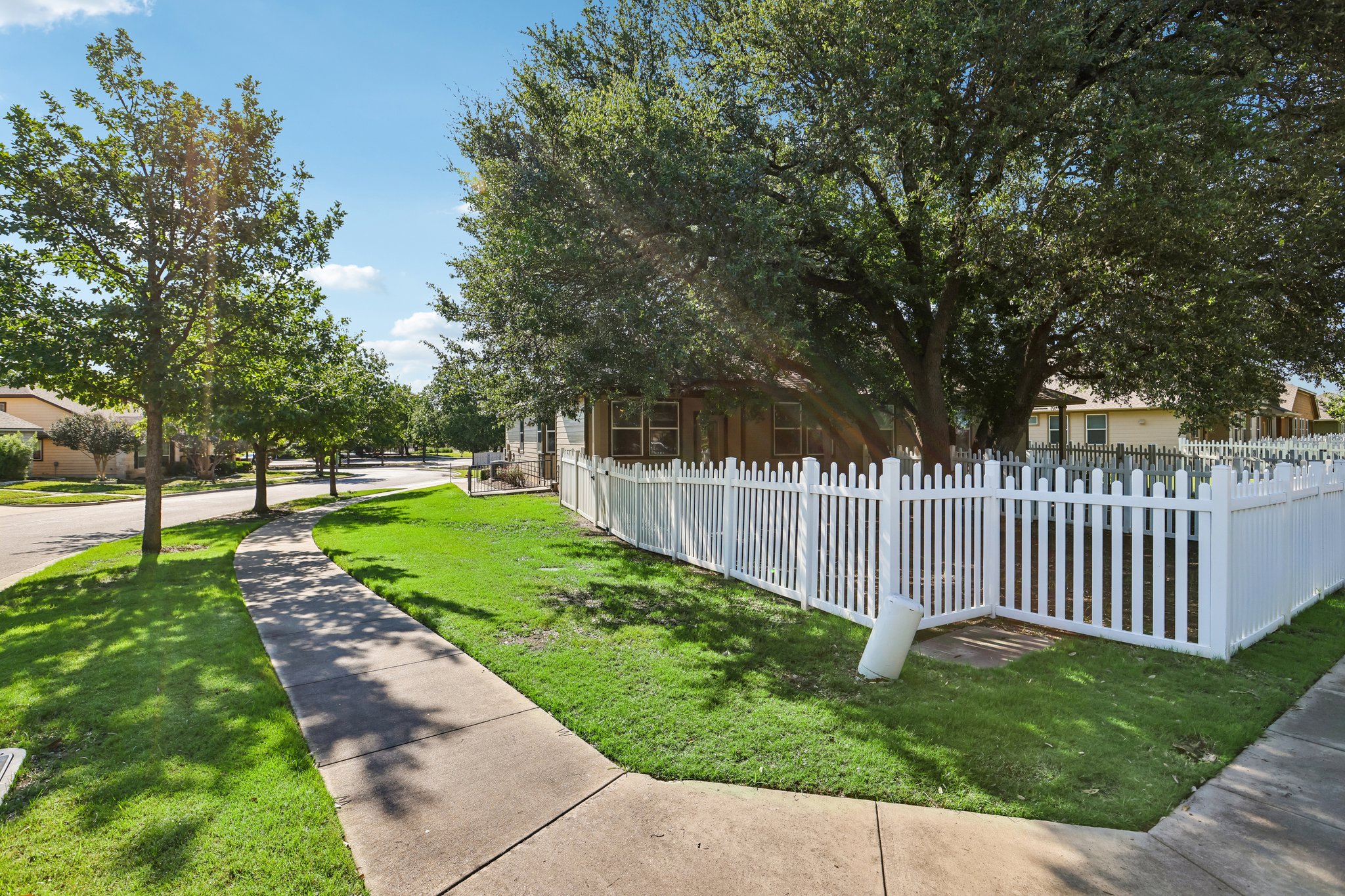 Rolling Oak Dr 100-S2605-030.jpg