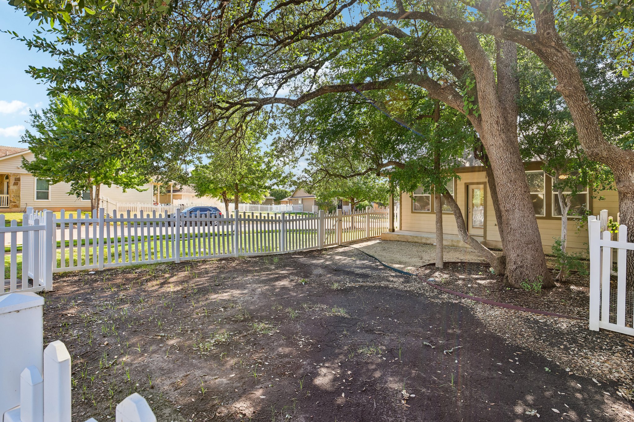 Rolling Oak Dr 100-S2605-032.jpg