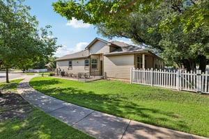 Rolling Oak Dr 100-S2605-002.jpg