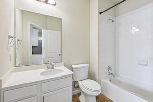 Rolling Oak Dr 100-S2605-016.jpg