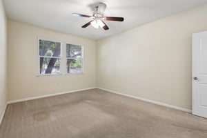 Rolling Oak Dr 100-S2605-025.jpg