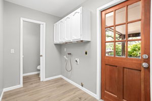 Utility/Mud Room 1/2 Bath