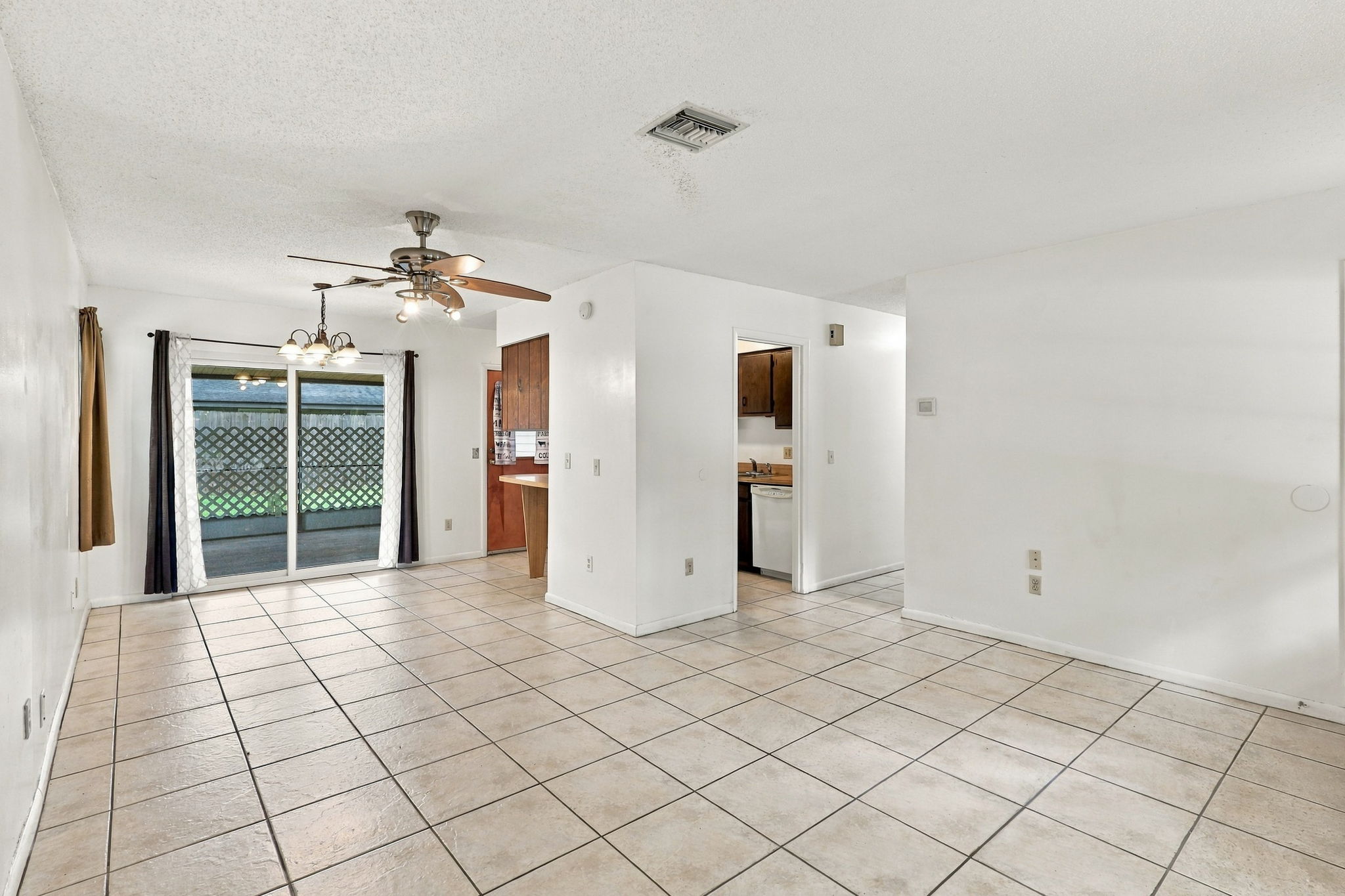 Living/Dining Room