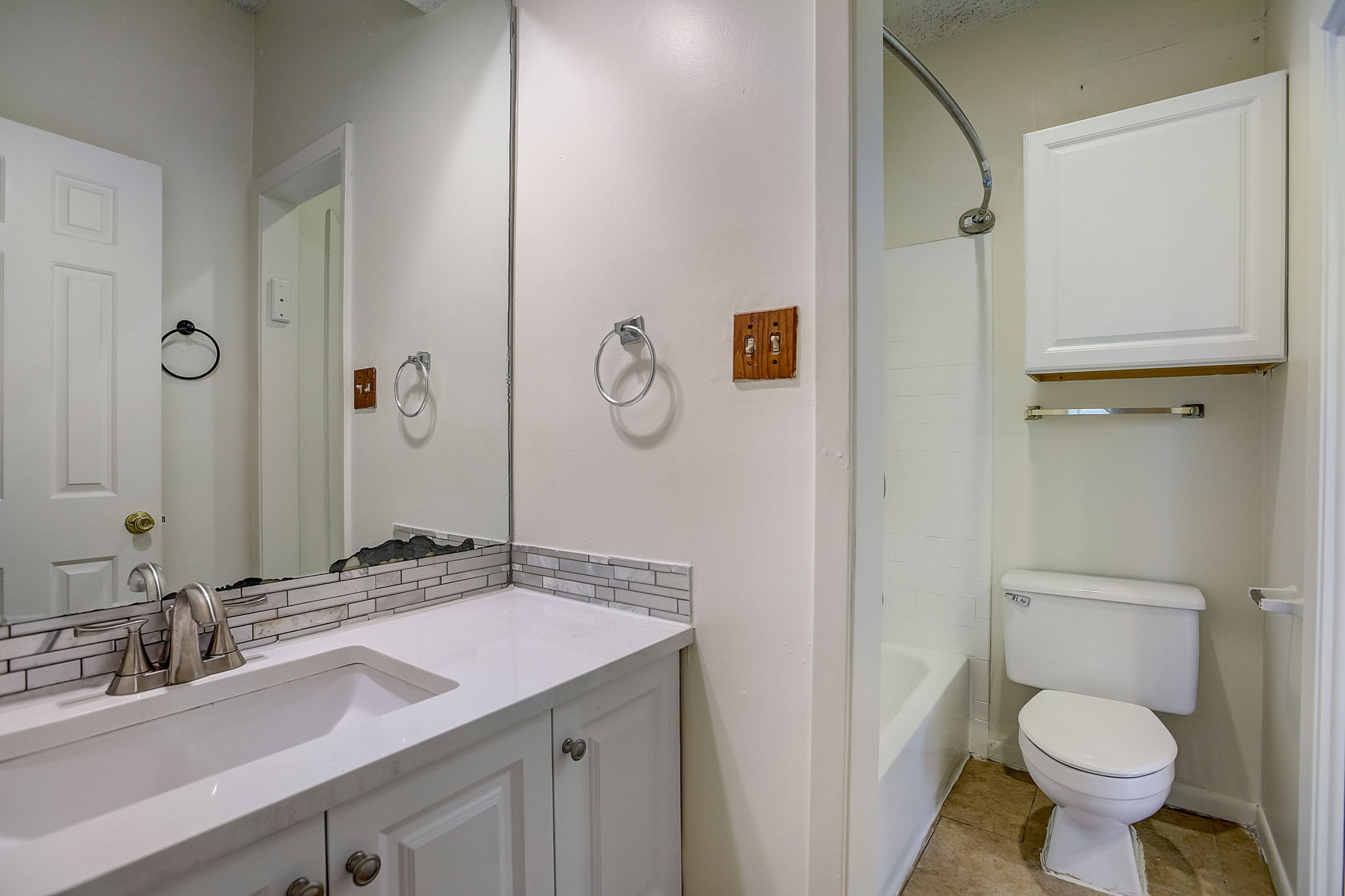 W 21st St-024